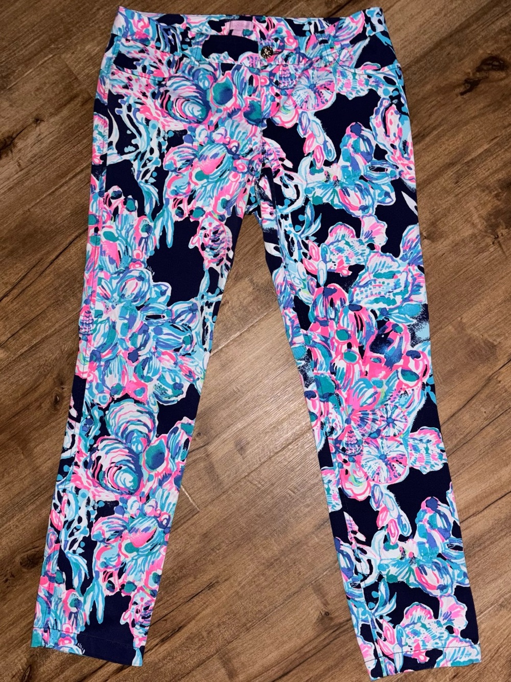 Lilly Pulitzer Pants with Pink & Teal Floral Print shorts Sz 10